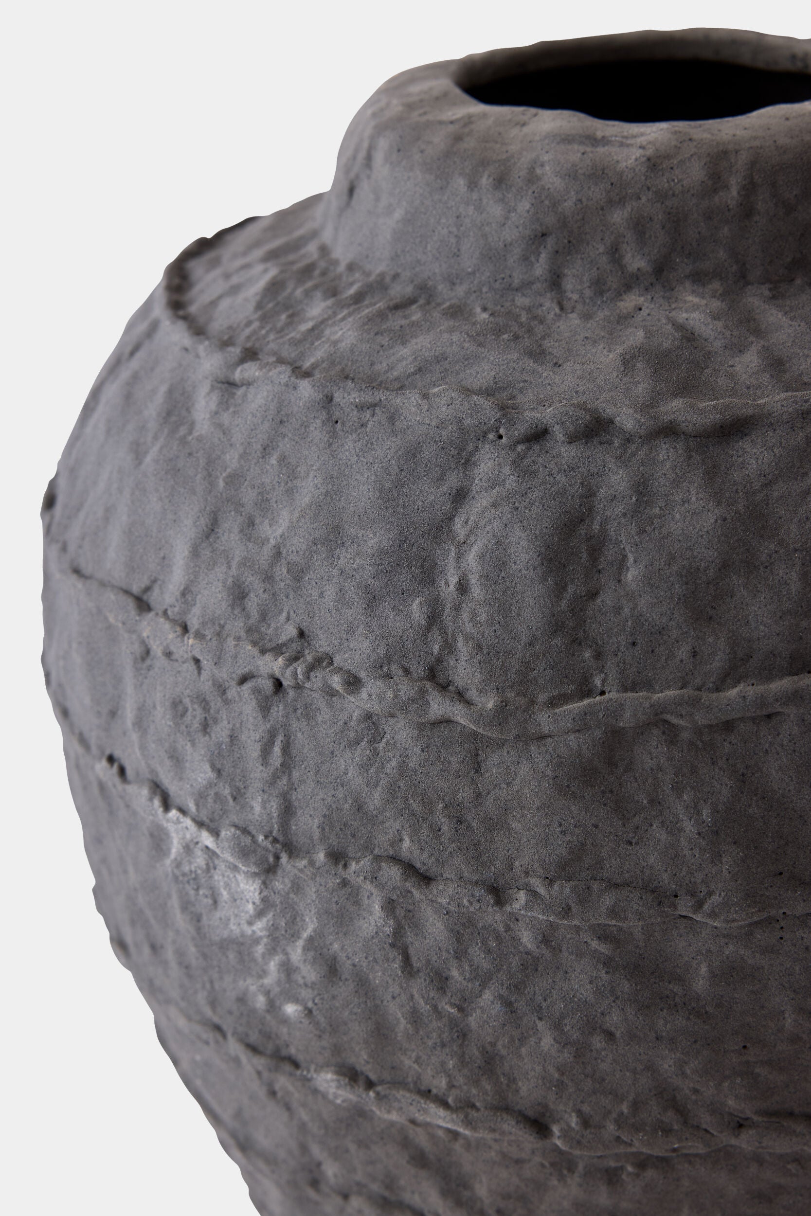 Black Horizon Vase