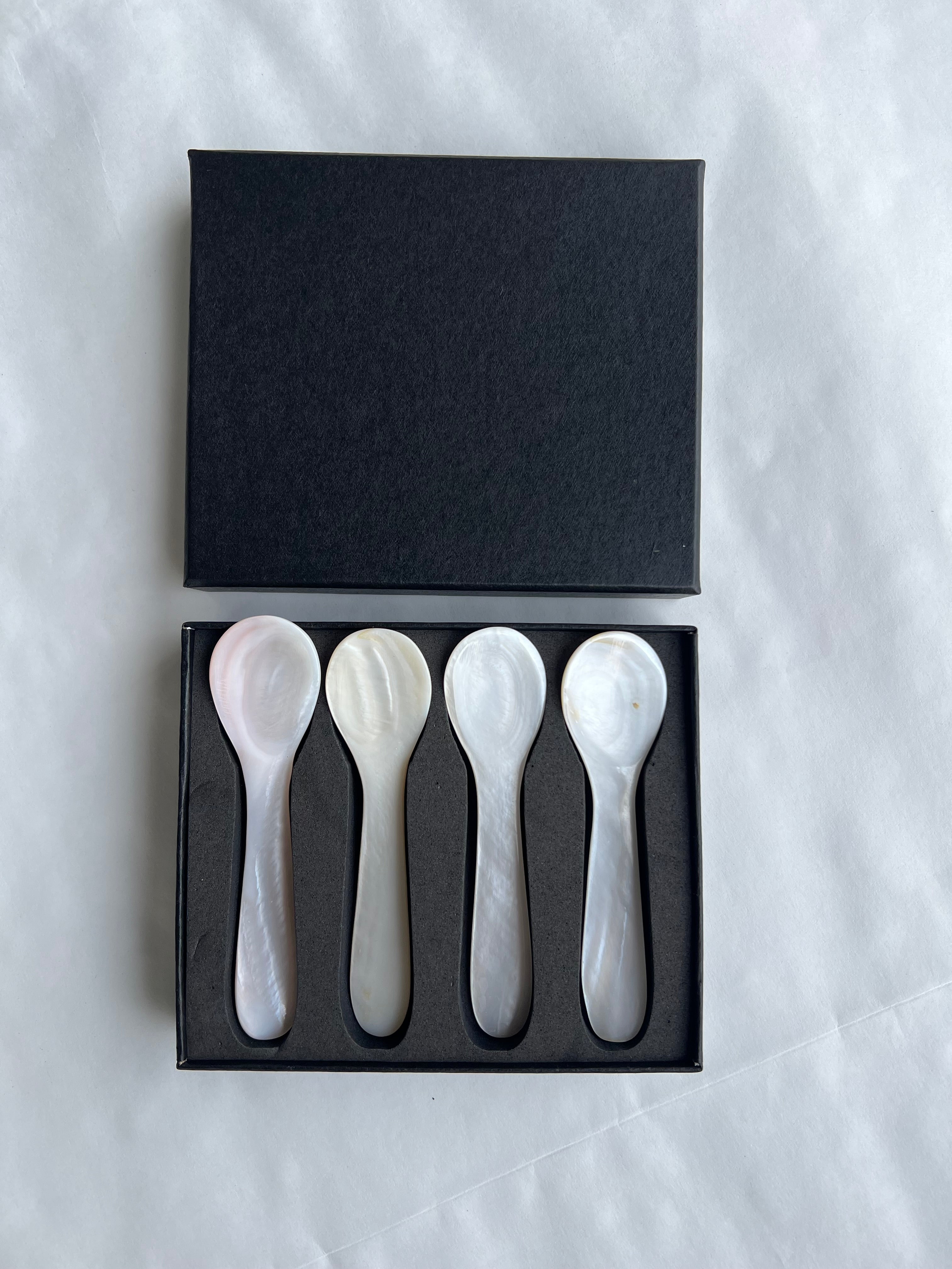 Set of 4 Mother of pearl Spoons Gift Box