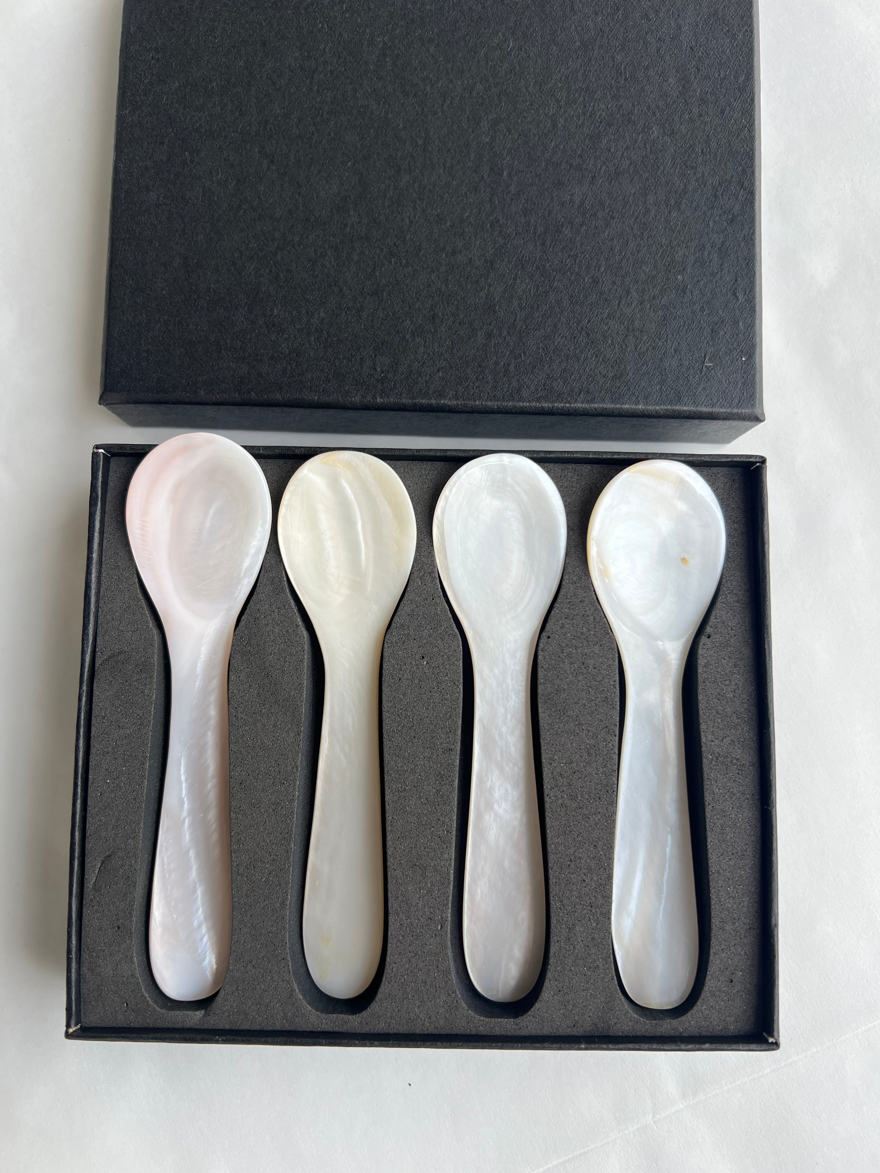 Set of 4 Mother of pearl Spoons Gift Box