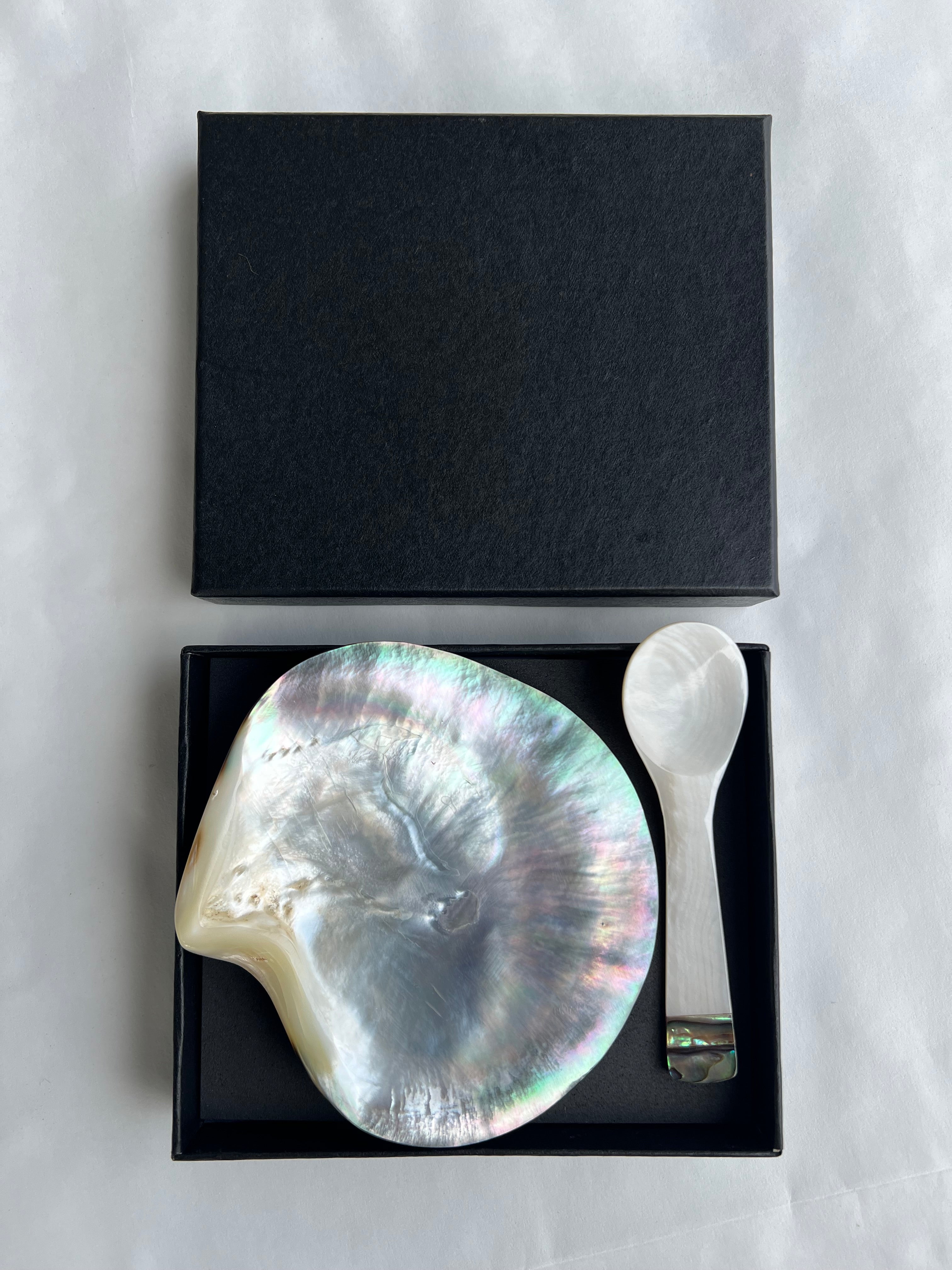 Gift Box Mother of Pearl Caviar Spoon & Plate, Gray