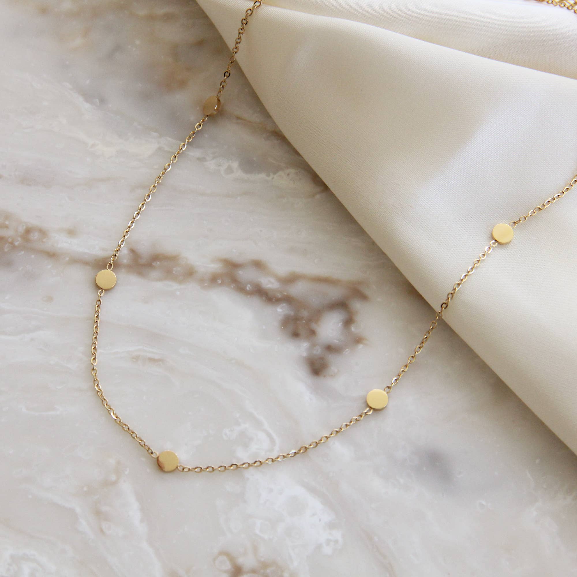 Five Dot Choker